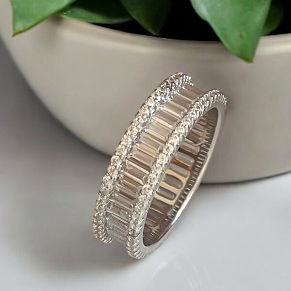 פורצת גבולות