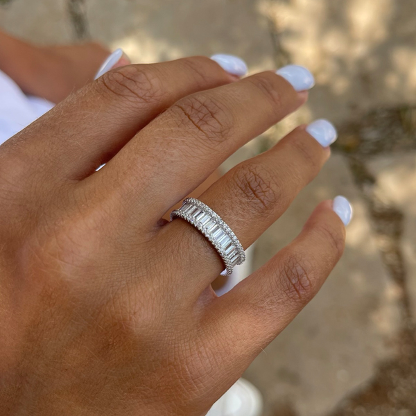 פורצת גבולות