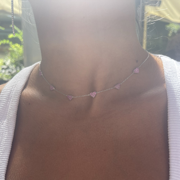 עטופה באהבה