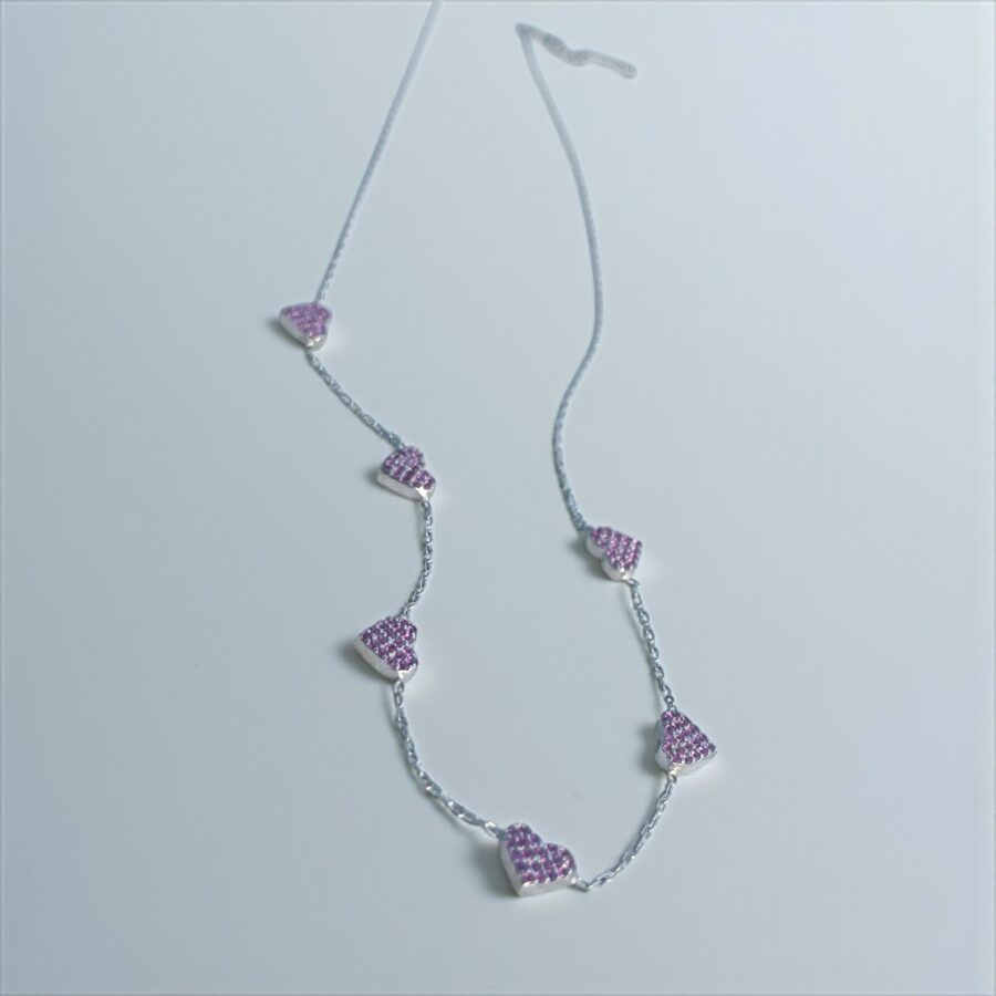 עטופה באהבה