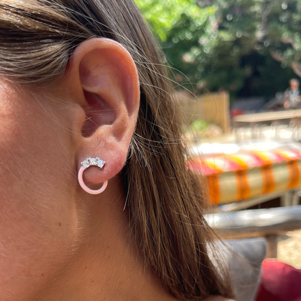 עגילי אושר קטן Baby Pink