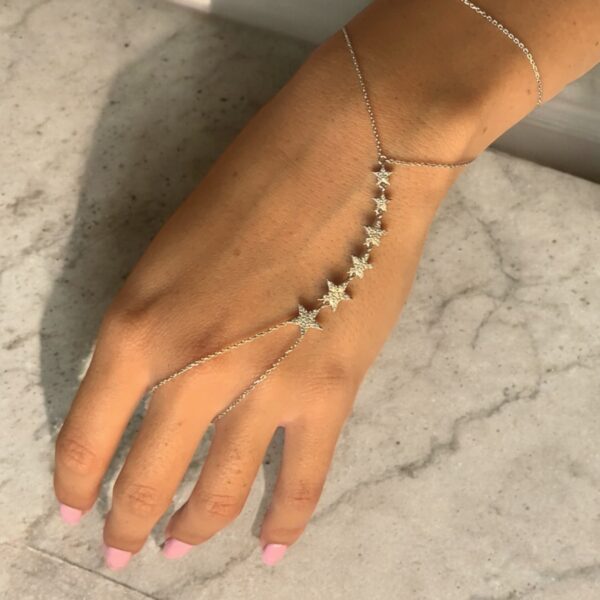 אני כוכבת בליגה שעוד לא המציאו